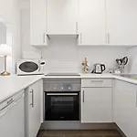 Fantastic Ph Near Hard Rock Walk To Beach Rdr479